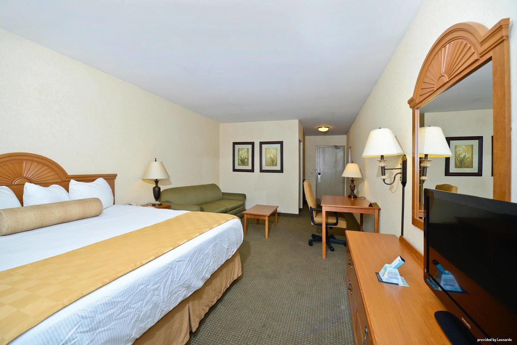 Best Western Of Long Beach Exteriér fotografie