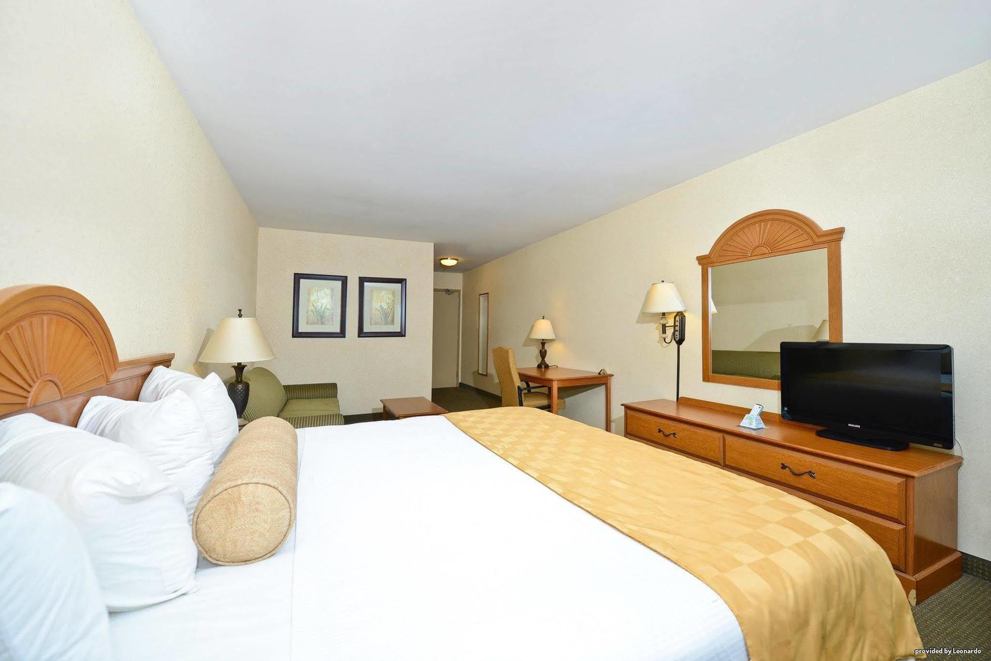 Best Western Of Long Beach Exteriér fotografie