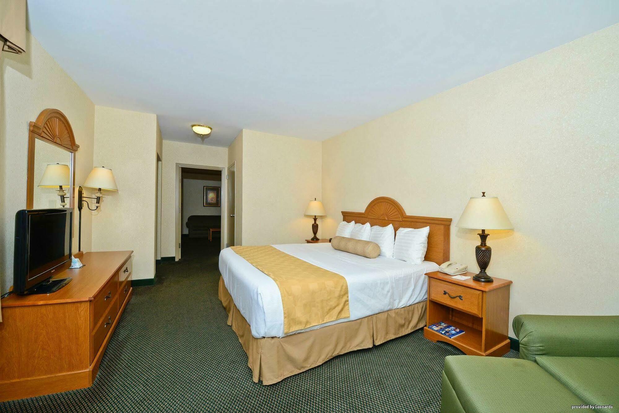 Best Western Of Long Beach Exteriér fotografie